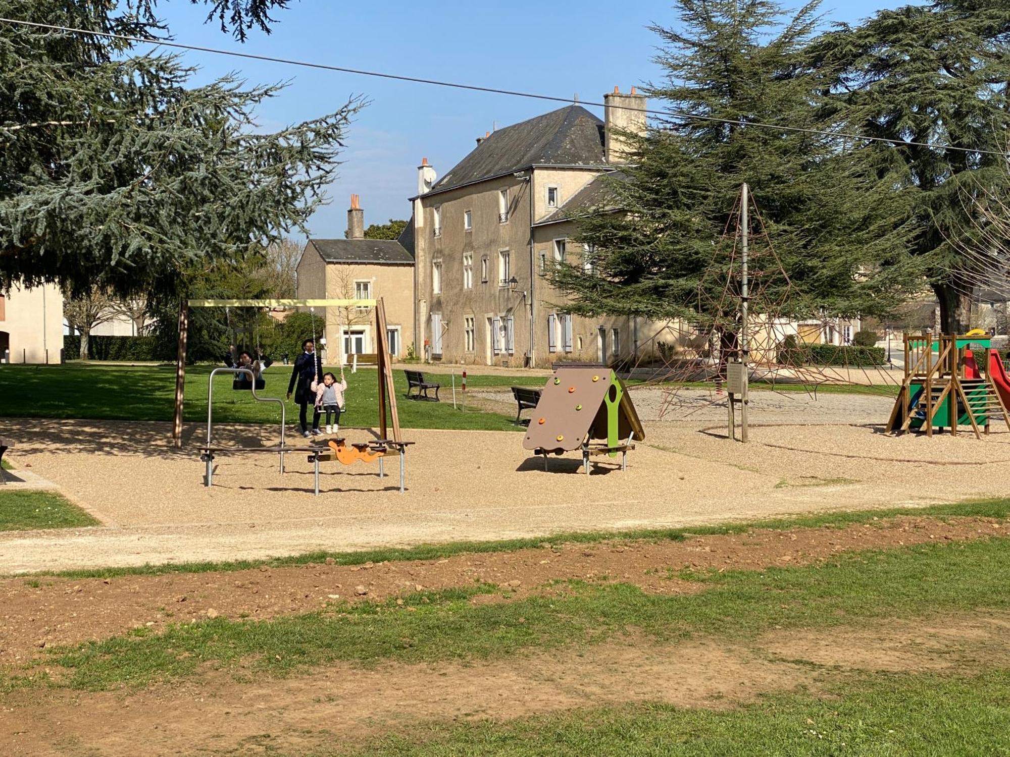 Logis Hotel Le Saint Georges Vivonne Exterior photo