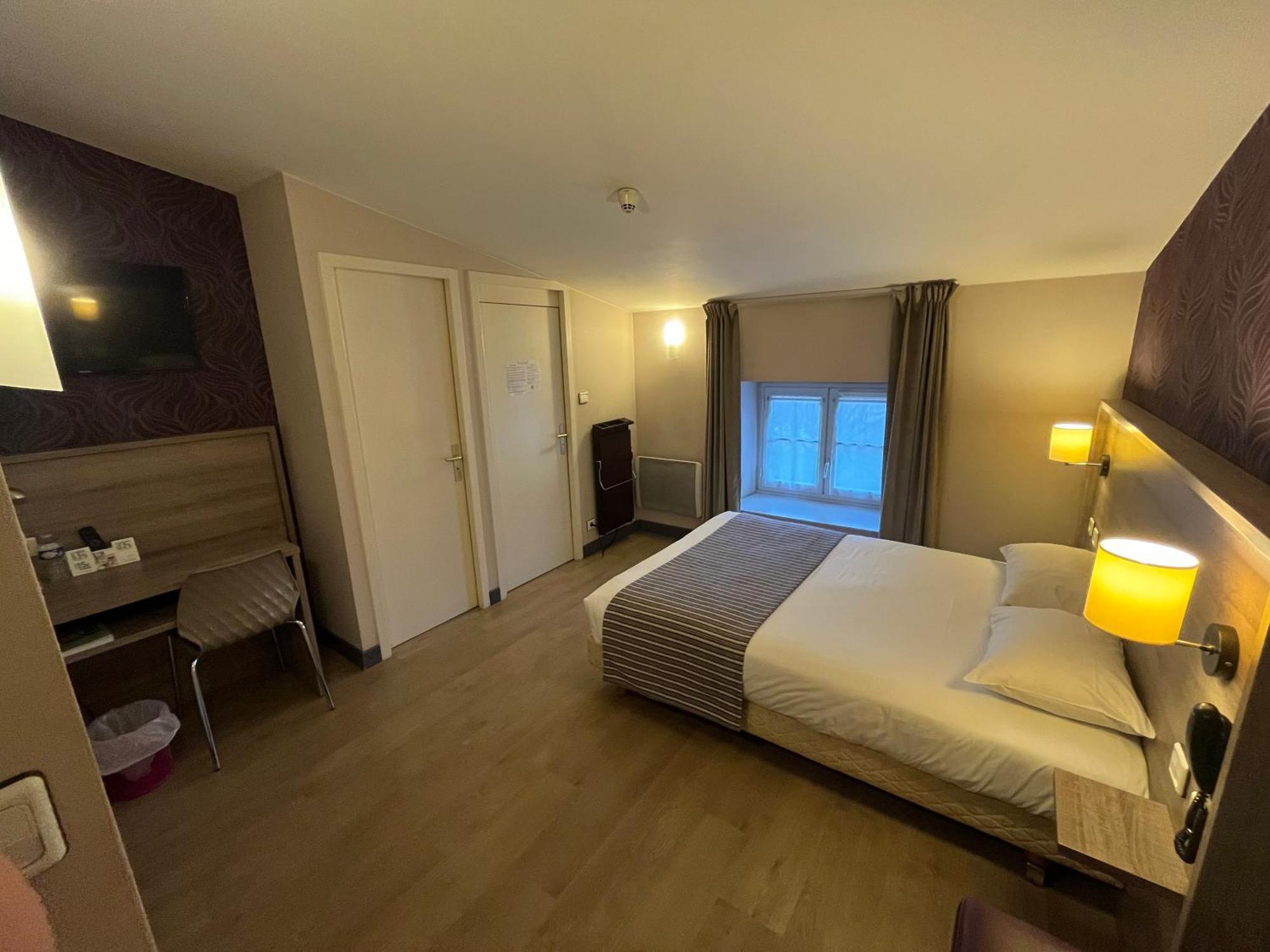 Logis Hotel Le Saint Georges Vivonne Exterior photo
